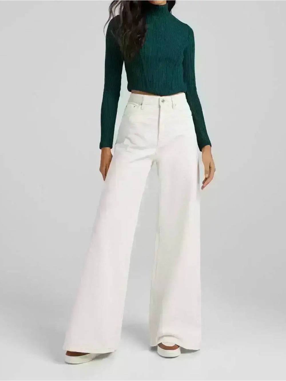 ZARA • Wide-Leg High-Rise White Jeans